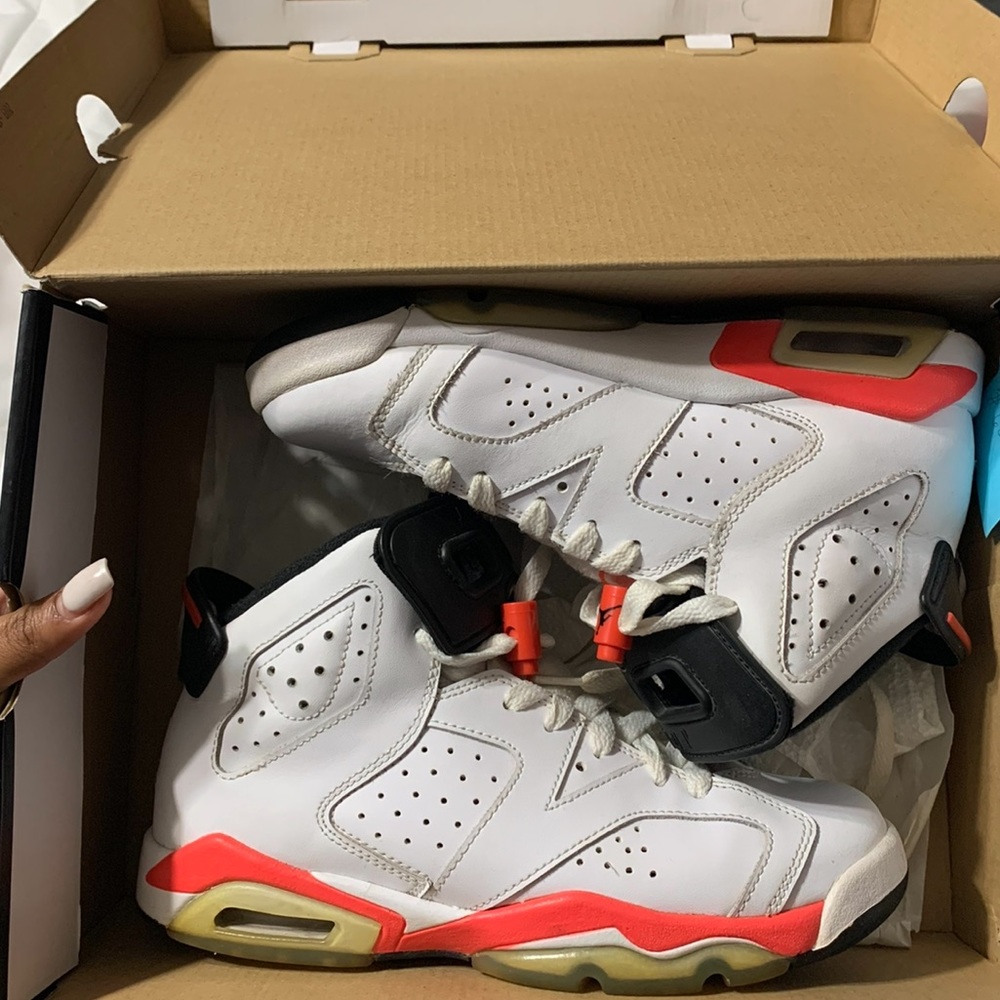 INFARED 6S JORDAN SIZE 5.5 GS